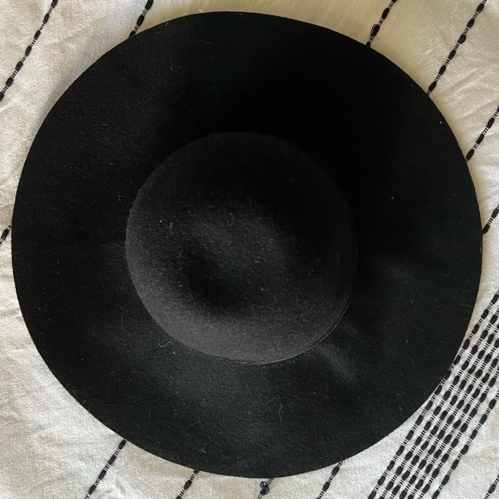 Adjustable hat - Picture 3 of 4